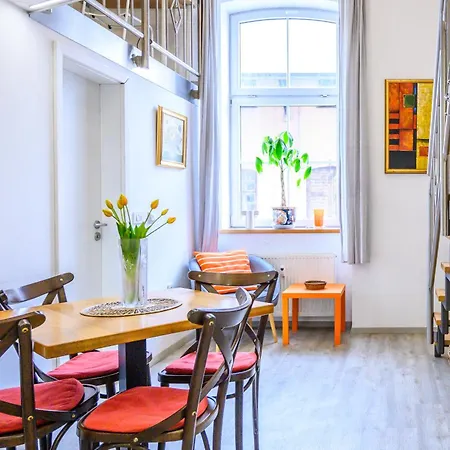 The Happy Loft Apartment